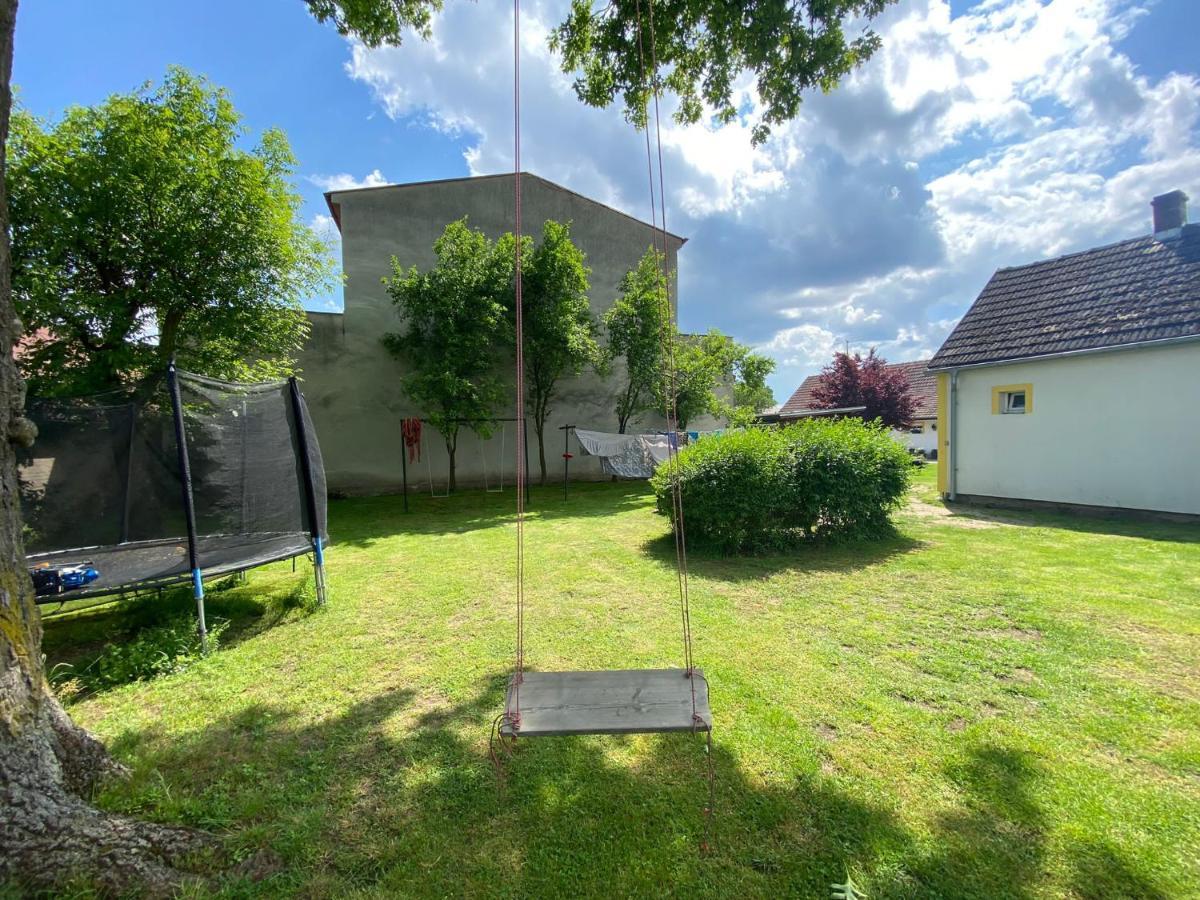Apartman Beniskovec, Suchdol Nad Luznici Zewnętrze zdjęcie