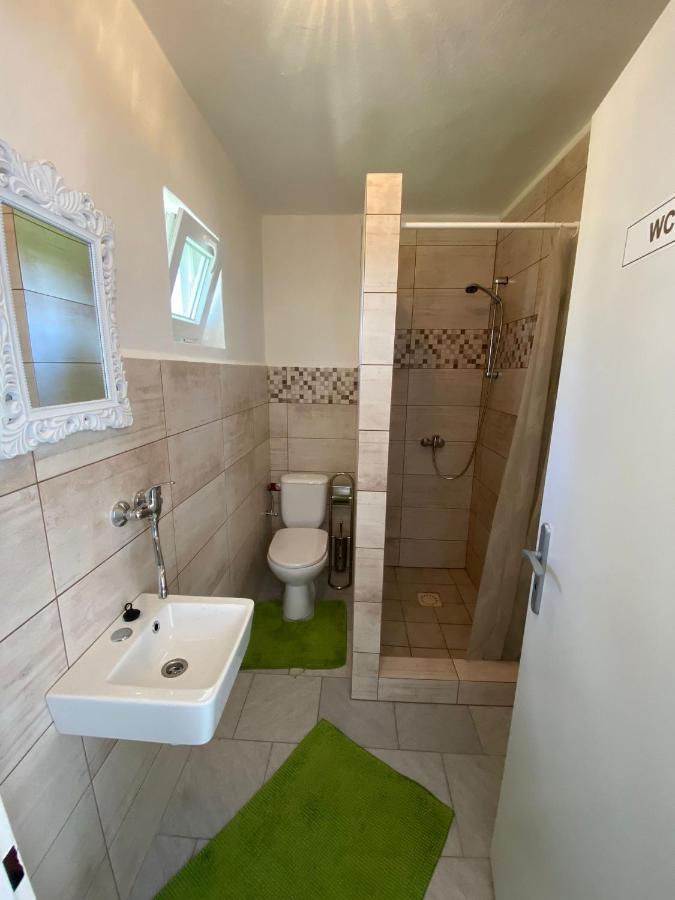 Apartman Beniskovec, Suchdol Nad Luznici Zewnętrze zdjęcie
